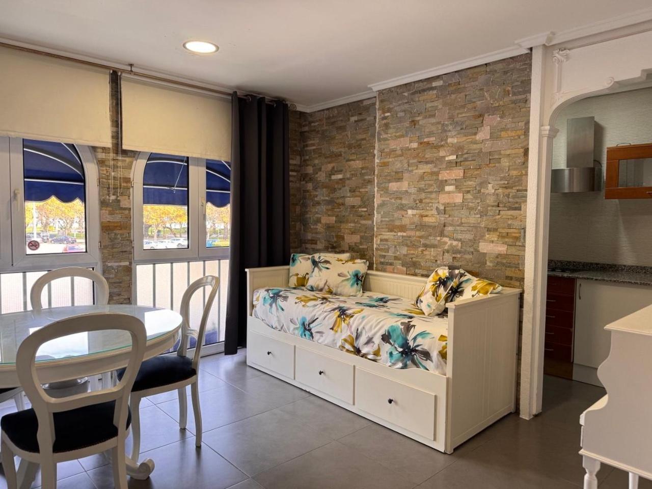 Apartamentos Las Brisas Santander Room photo